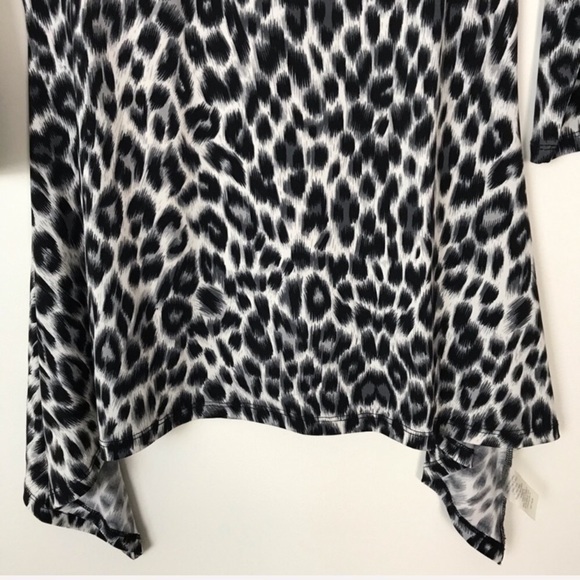 CHAUS NY Stretch Leopard Print Asymmetrical Top Sm - Picture 4 of 8